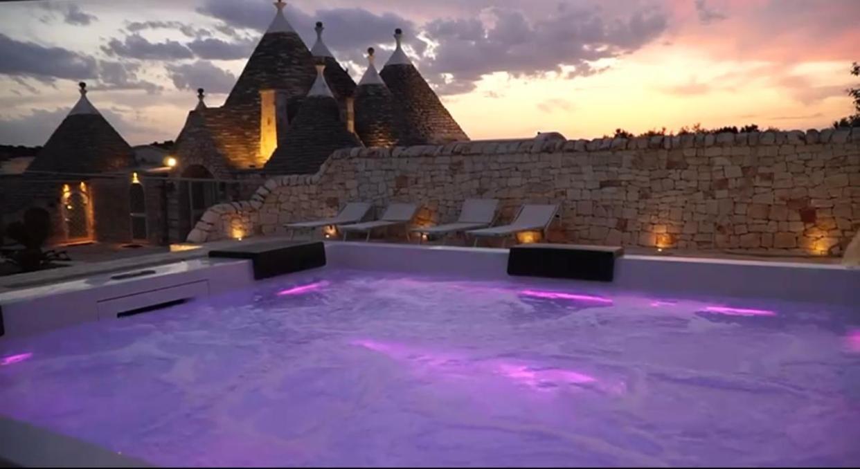 Trulli Tesoro Bed & Breakfast Cisternino Luaran gambar